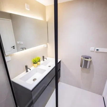 Feriehus Grandly 3 Bedroom Serviced 83m2 -nb306g- Rotterdam