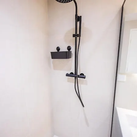 Feriehus Grandly 3 Bedroom Serviced 83m2 -nb306g- Rotterdam